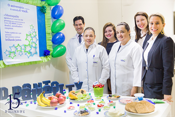 Equipe de Dentistas da Odontoquality mudança de hábito alimentação saudável empresa